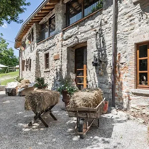 Cascina Mirandola קומו